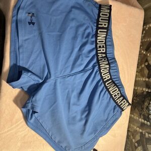 Under Armour Shorts‎ 118